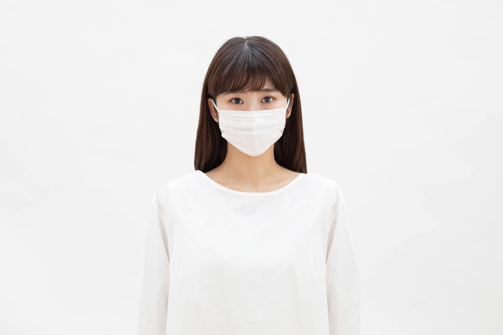 IRIS OHYAMA Face Mask หน้ากากอนามัย iris ประสิทธิภาพแผ่นกรองหนา 3 ชั้น ช่วยป้องกันเชื้อโรค ไวรัสและฝุ่นละออง PM 2.5 ได้ถึง 99% จุดเด่นสำคัญคือการออกแบบหน้ากาก V-cut หรือมุมเว้าด้านข้างแก้มช่วยกระชับใบหน้า