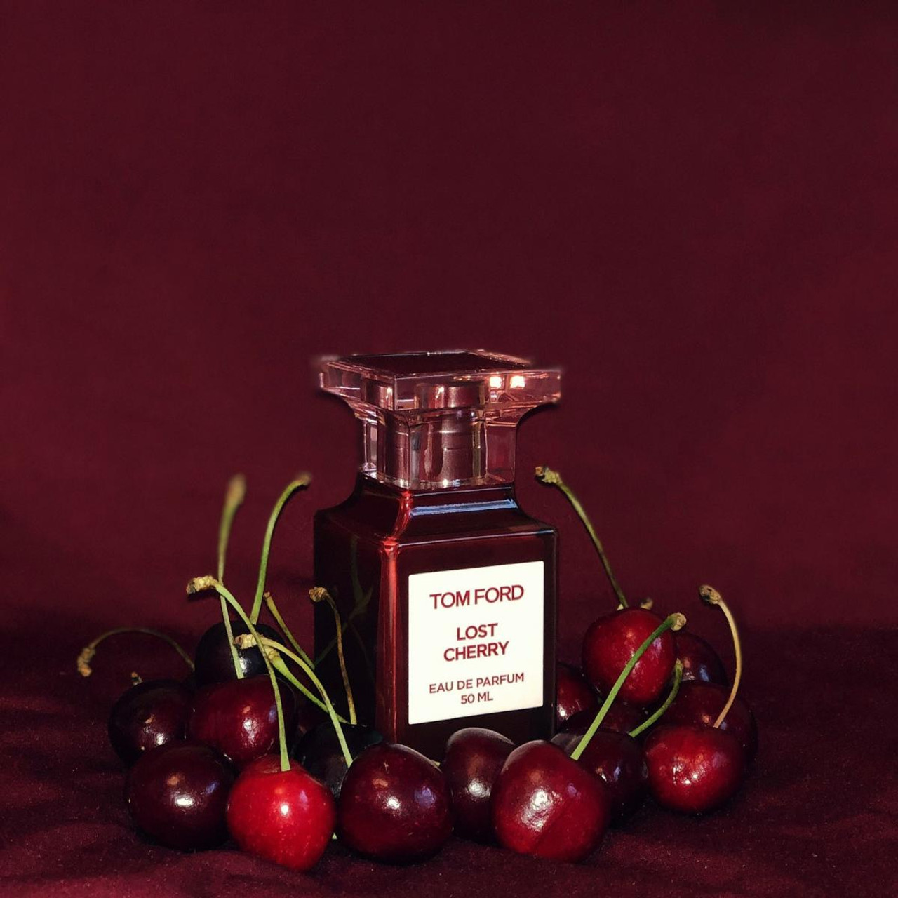 Lost Cherry EDP 4 ml น้ำหอมกลิ่นที่เซ็กซี่และซับซ้อนอย่างหรูหรา ดุจเชอร์รี่บ่มบรั่นดีราคาแพง เหมาะกับลุคงานไนท์แสนไฮโซ